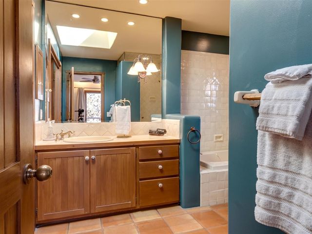 830 Camino De Jemez, Santa Fe, NM 87501