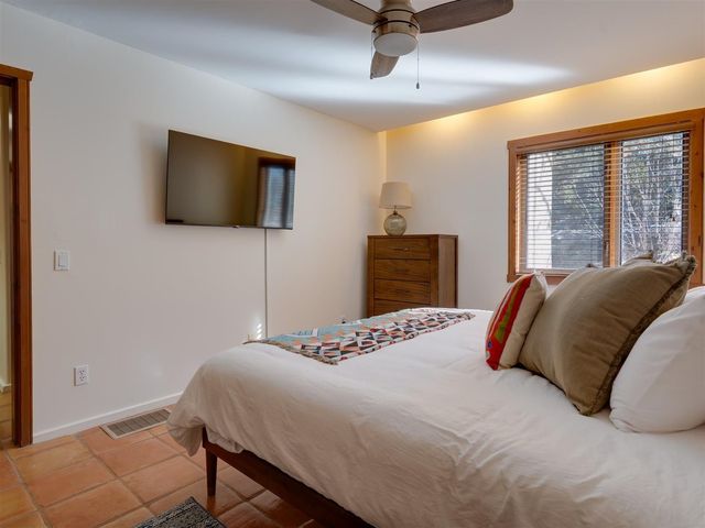 830 Camino De Jemez, Santa Fe, NM 87501