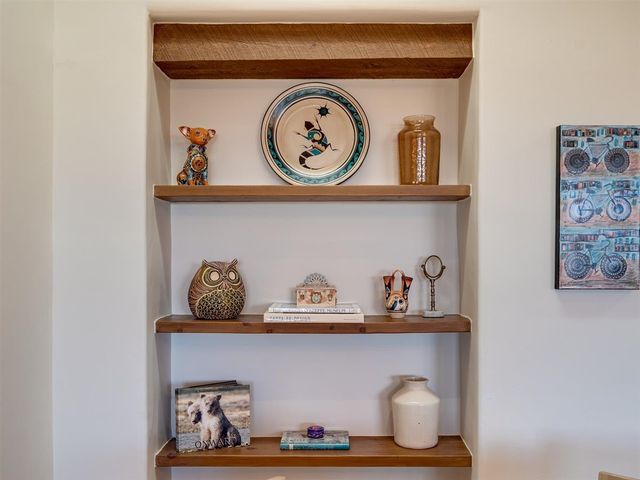 830 Camino De Jemez, Santa Fe, NM 87501