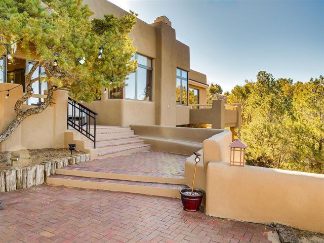 830 Camino De Jemez, Santa Fe, NM 87501