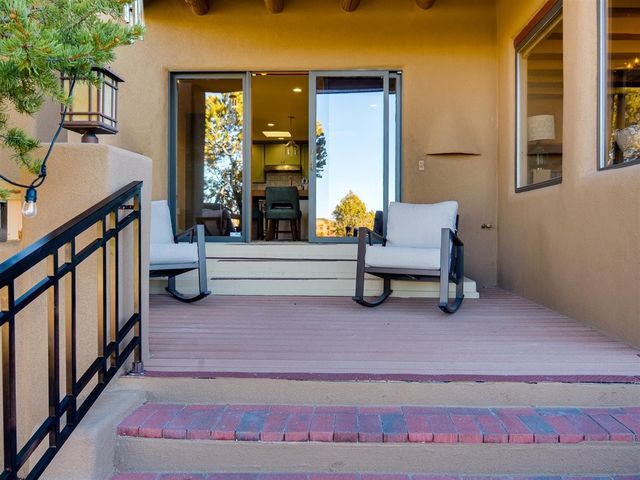 830 Camino De Jemez, Santa Fe, NM 87501