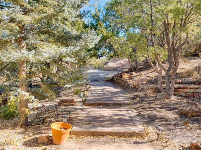 830 Camino De Jemez, Santa Fe, NM 87501