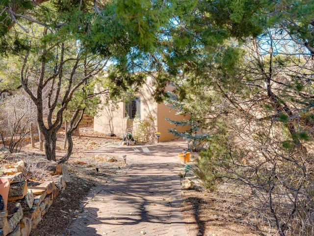 830 Camino De Jemez, Santa Fe, NM 87501
