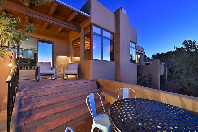 830 Camino De Jemez, Santa Fe, NM 87501