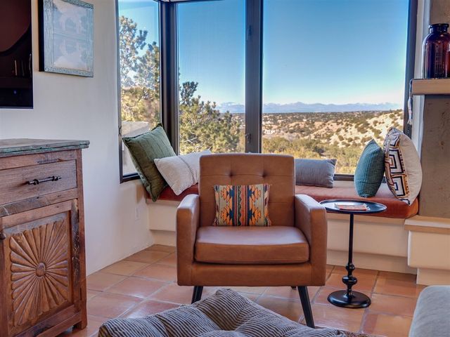 830 Camino De Jemez, Santa Fe, NM 87501