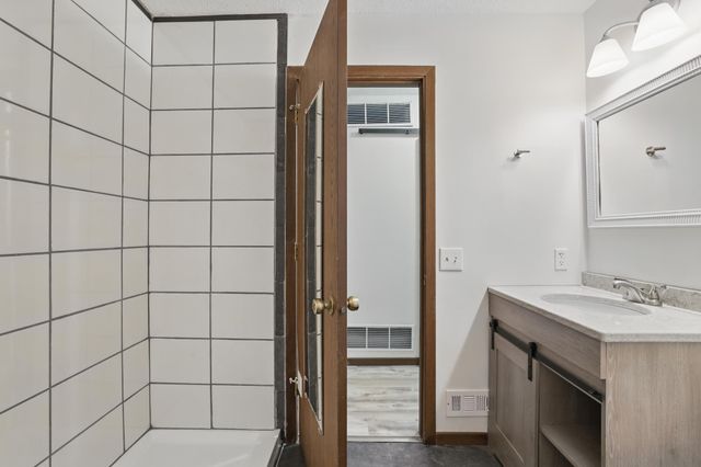 6806 Langford Drive, Edina, MN 55436