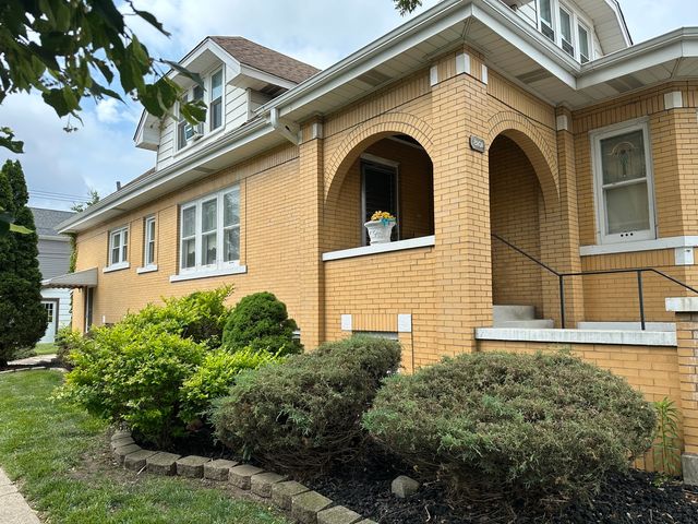 8101 White Avenue, Lyons, IL 60534