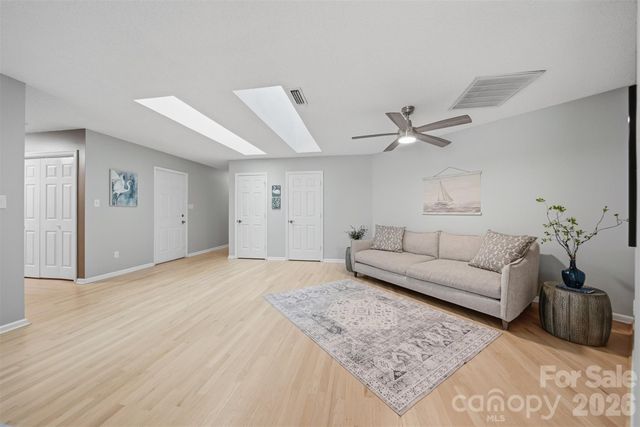 2200 6th Street NW 3A, Hickory, NC 28601