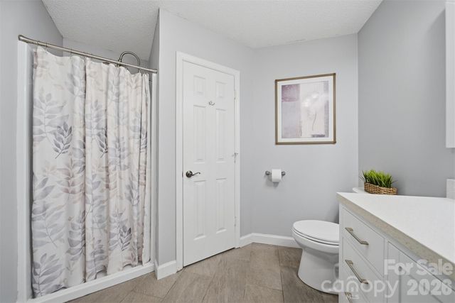 2200 6th Street NW 3A, Hickory, NC 28601