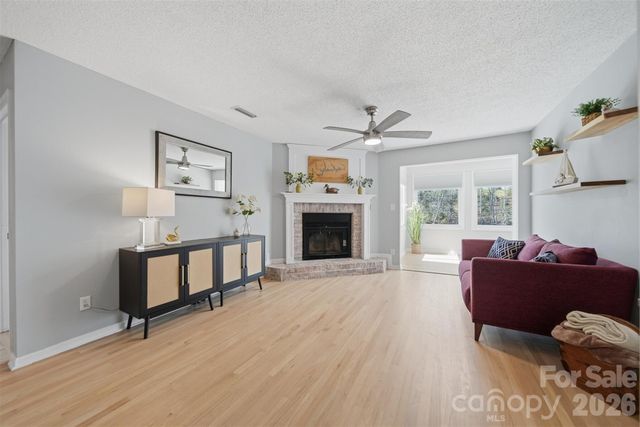 2200 6th Street NW 3A, Hickory, NC 28601