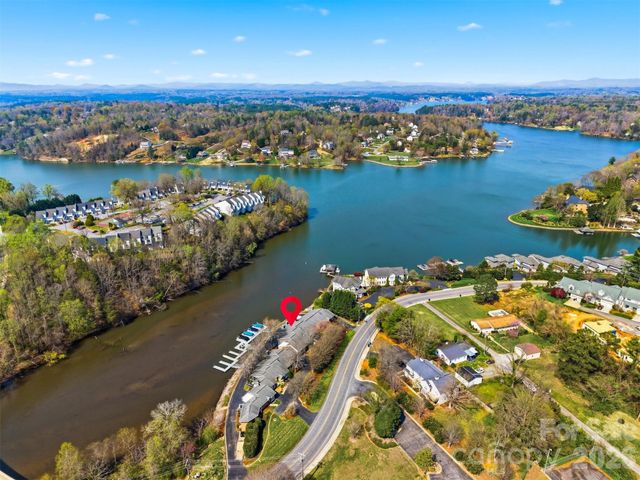 2200 6th Street NW 3A, Hickory, NC 28601