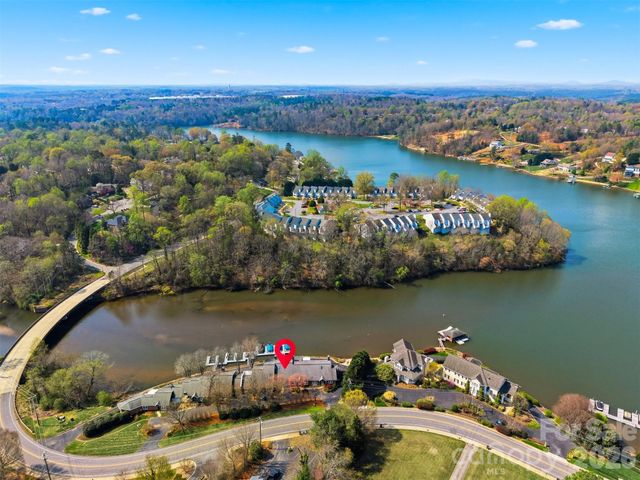 2200 6th Street NW 3A, Hickory, NC 28601