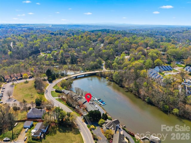 2200 6th Street NW 3A, Hickory, NC 28601