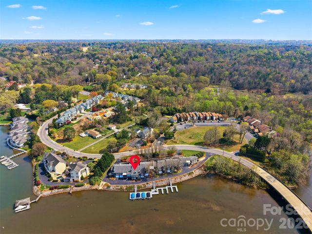 2200 6th Street NW 3A, Hickory, NC 28601