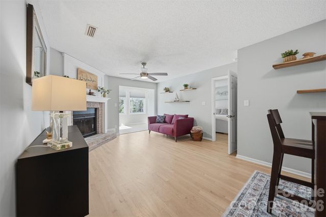 2200 6th Street NW 3A, Hickory, NC 28601