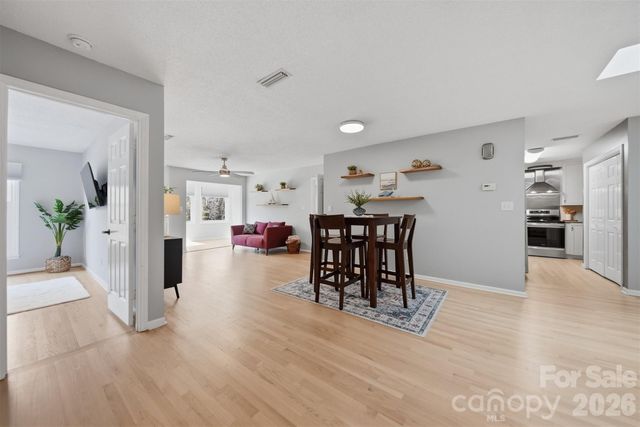 2200 6th Street NW 3A, Hickory, NC 28601