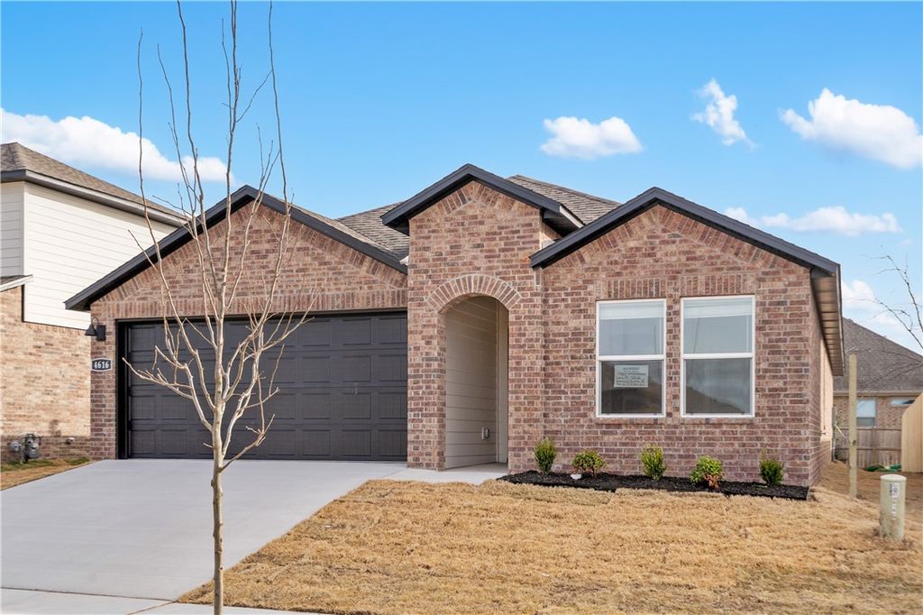 603 S Neon Avenue, Fayetteville, AR 72704