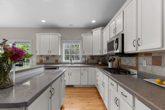 1426 MAHLER BOULEVARD, Neenah, WI 54956