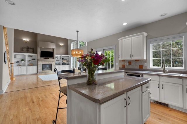 1426 MAHLER BOULEVARD, Neenah, WI 54956