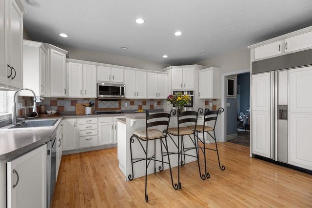 1426 MAHLER BOULEVARD, Neenah, WI 54956