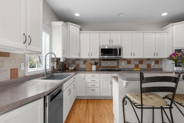 1426 MAHLER BOULEVARD, Neenah, WI 54956