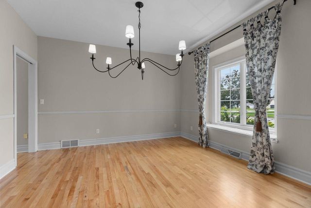 1426 MAHLER BOULEVARD, Neenah, WI 54956