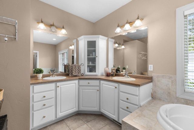 1426 MAHLER BOULEVARD, Neenah, WI 54956