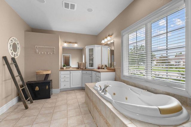 1426 MAHLER BOULEVARD, Neenah, WI 54956