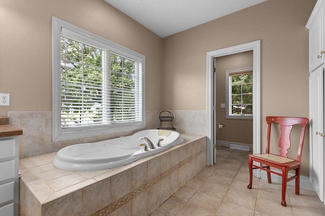 1426 MAHLER BOULEVARD, Neenah, WI 54956