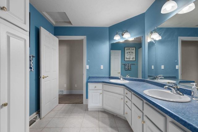 1426 MAHLER BOULEVARD, Neenah, WI 54956