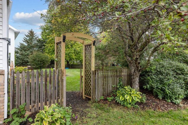1426 MAHLER BOULEVARD, Neenah, WI 54956