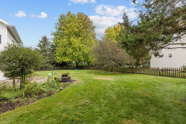1426 MAHLER BOULEVARD, Neenah, WI 54956