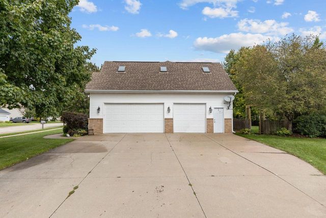 1426 MAHLER BOULEVARD, Neenah, WI 54956