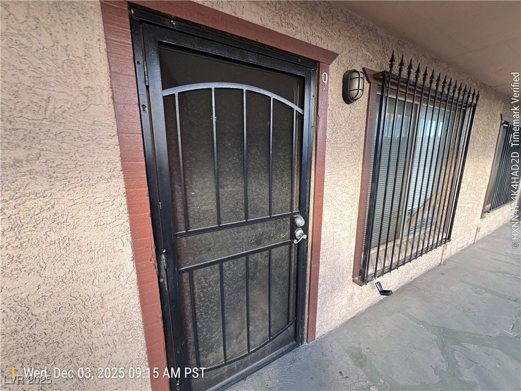 555 South Royal Crest Circle 9, Las Vegas, NV 89169