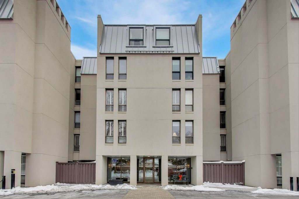 650 Winnetka Mews 310, Winnetka, IL 60093