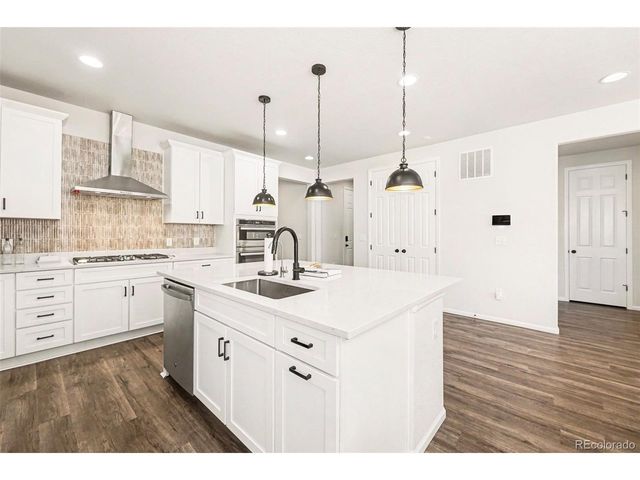 3866 N Fultondale St, Aurora, CO 80019