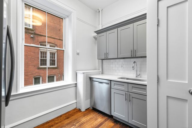 284 Orange Street 101, New Haven, CT 06510