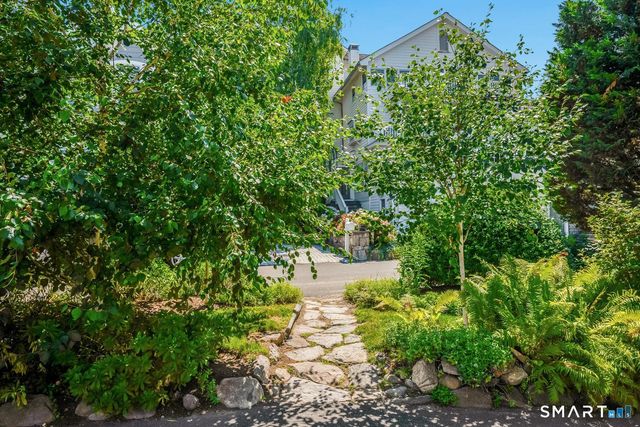 14 Rocky Point Road, Norwalk, CT 06853