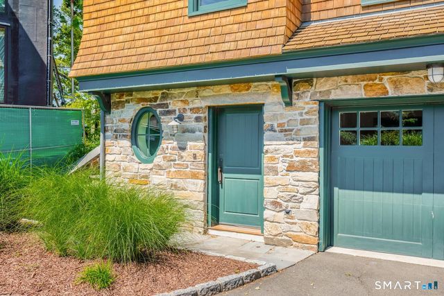 14 Rocky Point Road, Norwalk, CT 06853