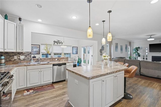 216 Mayberry CT, Newport News, VA 23601