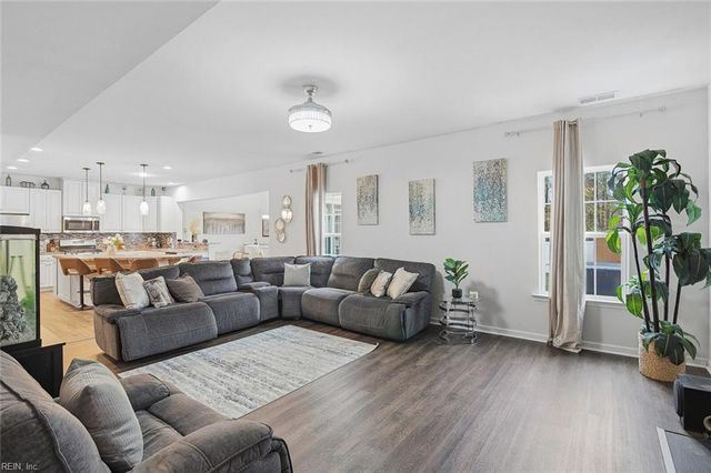 216 Mayberry CT, Newport News, VA 23601