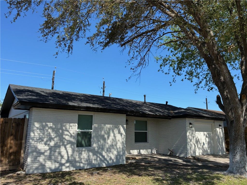 4925 Waterfall, Corpus Christi, TX 78416