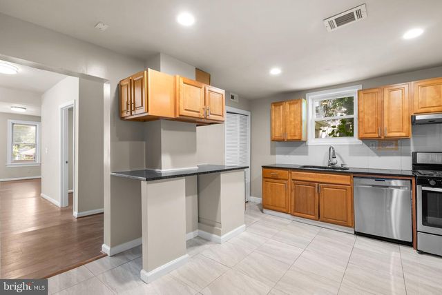 4035 GRANT ST NE, Washington, DC 20019