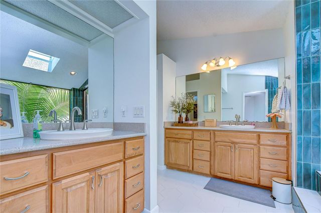 16605 E COURSE DRIVE, Tampa, FL 33624