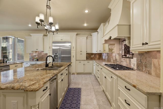 106 Orle Dr, Little Rock, AR 72223