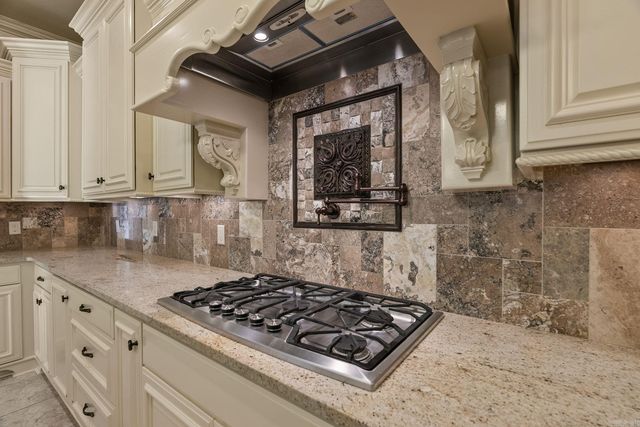 106 Orle Dr, Little Rock, AR 72223