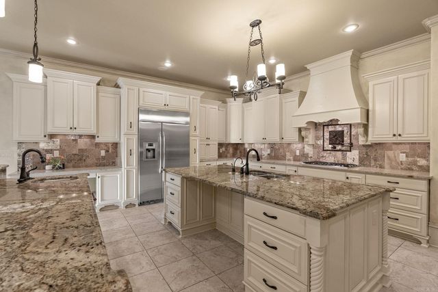 106 Orle Dr, Little Rock, AR 72223