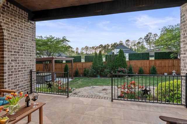 106 Orle Dr, Little Rock, AR 72223