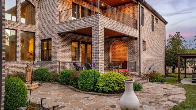 106 Orle Dr, Little Rock, AR 72223