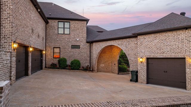 106 Orle Dr, Little Rock, AR 72223